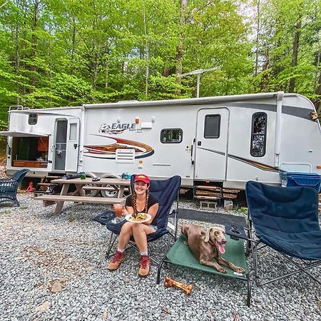 Rv Adventure Roscoe Pet Friendly Hotel Exterior foto