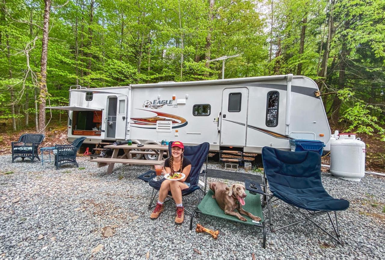 Rv Adventure Roscoe Pet Friendly Hotel Exterior foto
