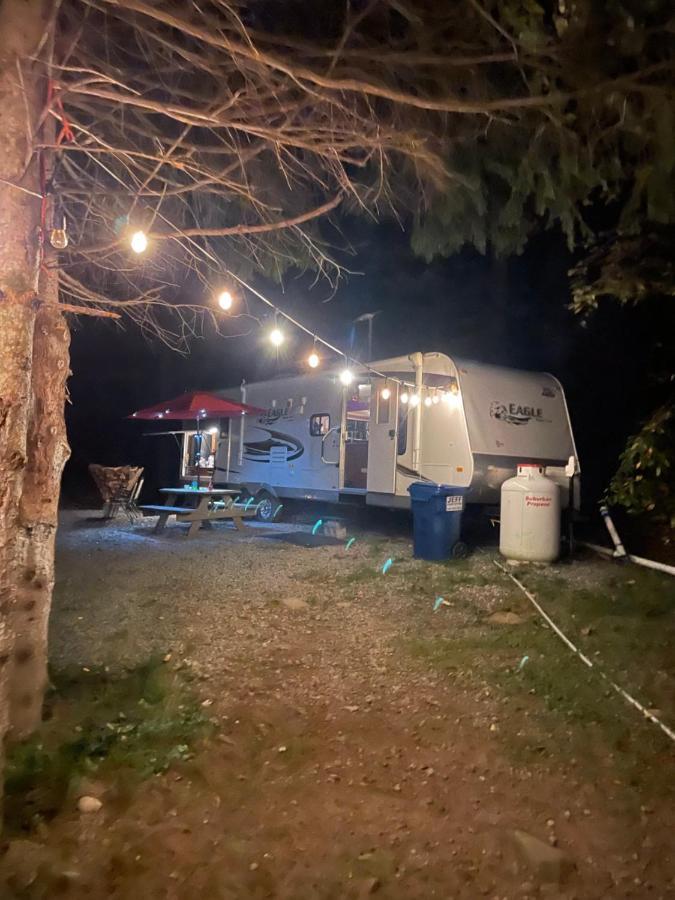 Rv Adventure Roscoe Pet Friendly Hotel Exterior foto