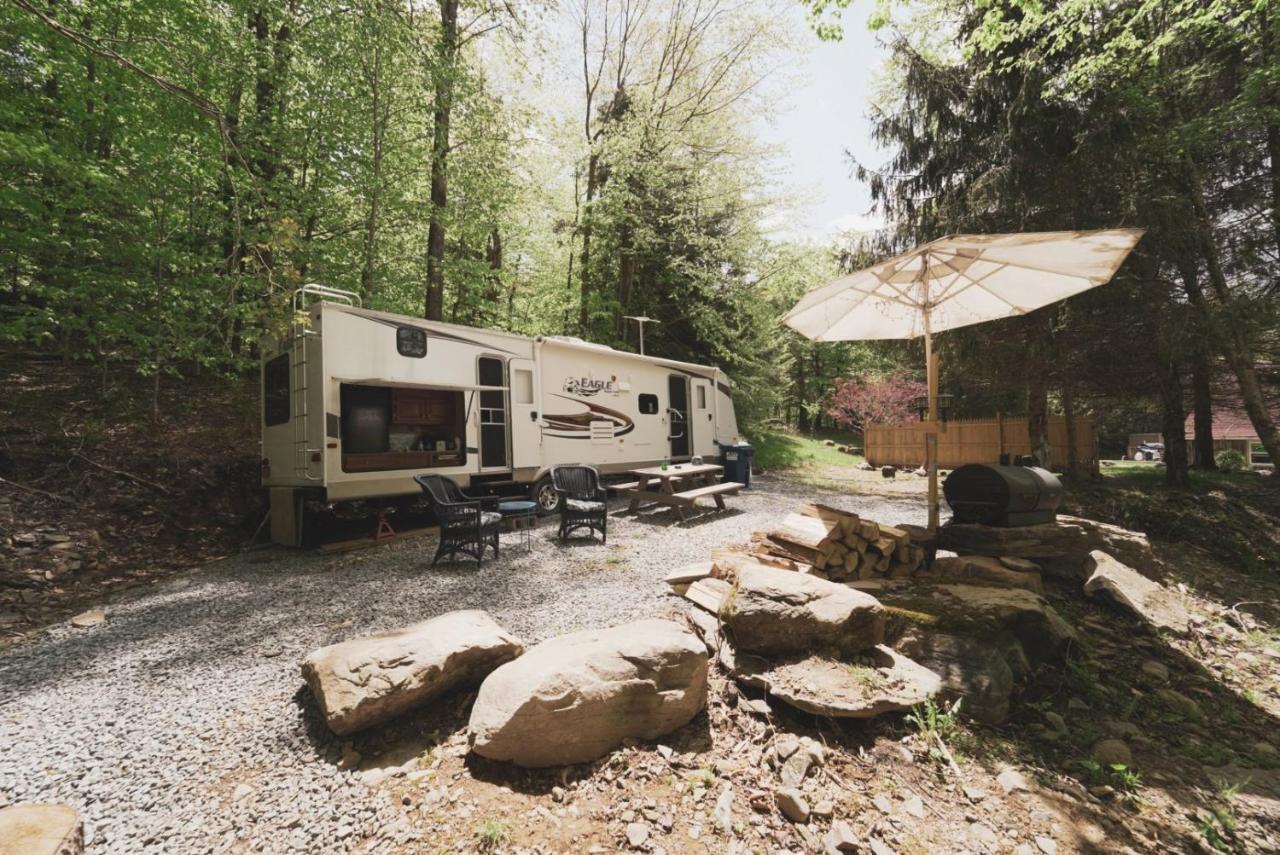 Rv Adventure Roscoe Pet Friendly Hotel Exterior foto